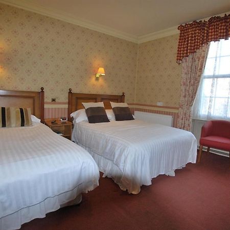 The Cross Keys Apartment Милнторп Екстериор снимка
