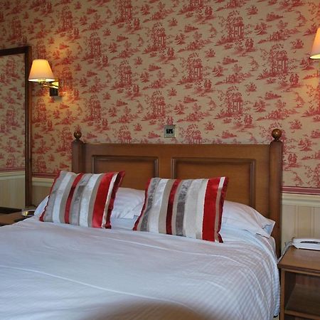 The Cross Keys Apartment Милнторп Екстериор снимка