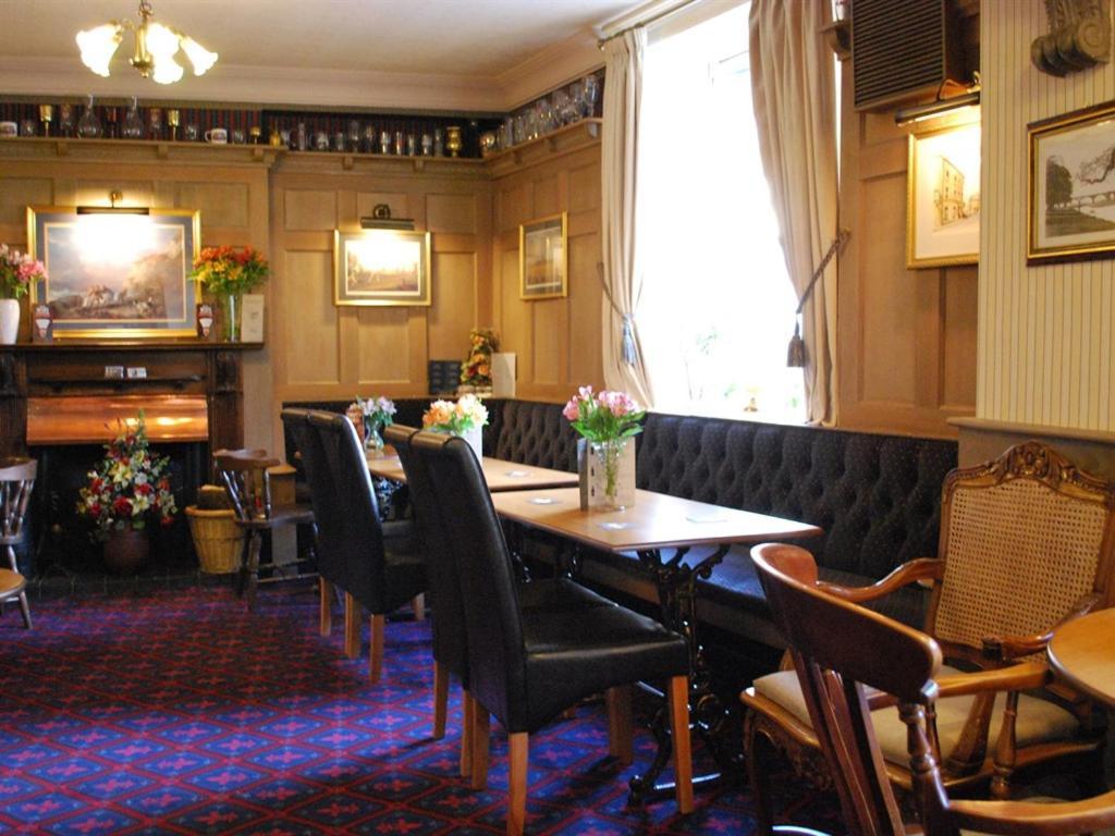 The Cross Keys Apartment Милнторп Екстериор снимка