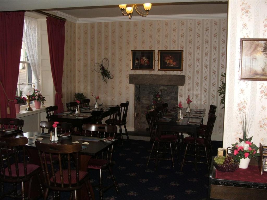 The Cross Keys Apartment Милнторп Екстериор снимка