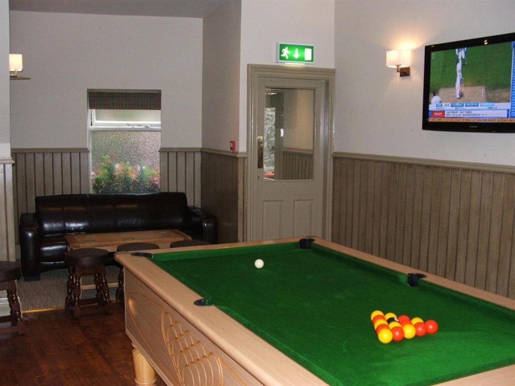 The Cross Keys Apartment Милнторп Екстериор снимка