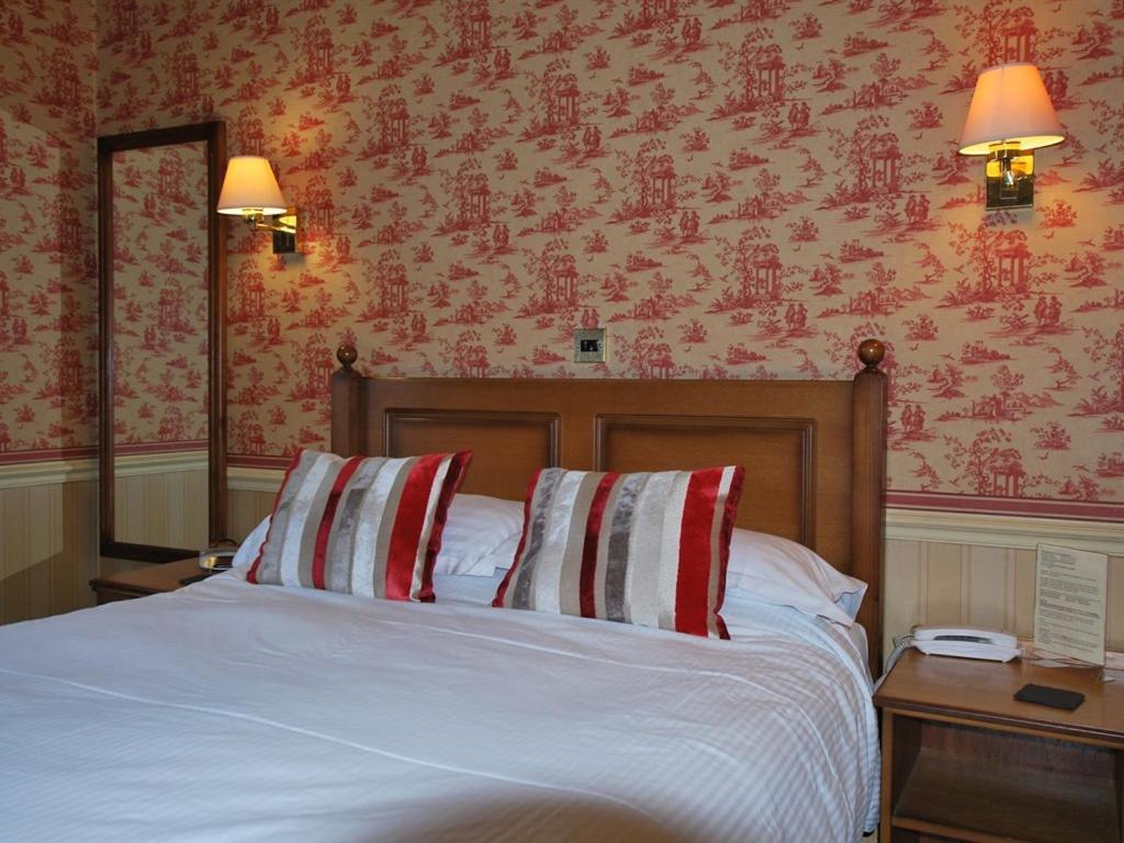 The Cross Keys Apartment Милнторп Екстериор снимка